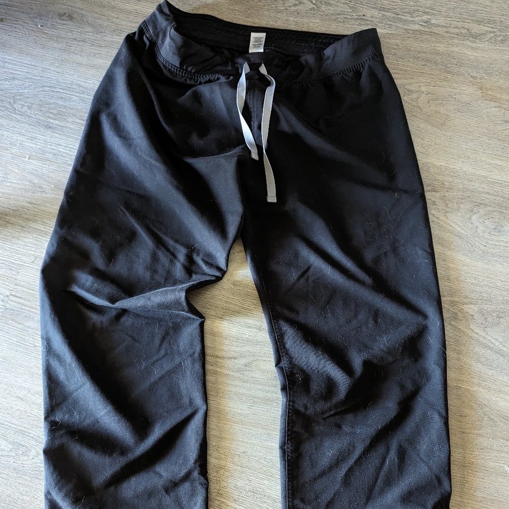 Figs size medium black scrub pants
